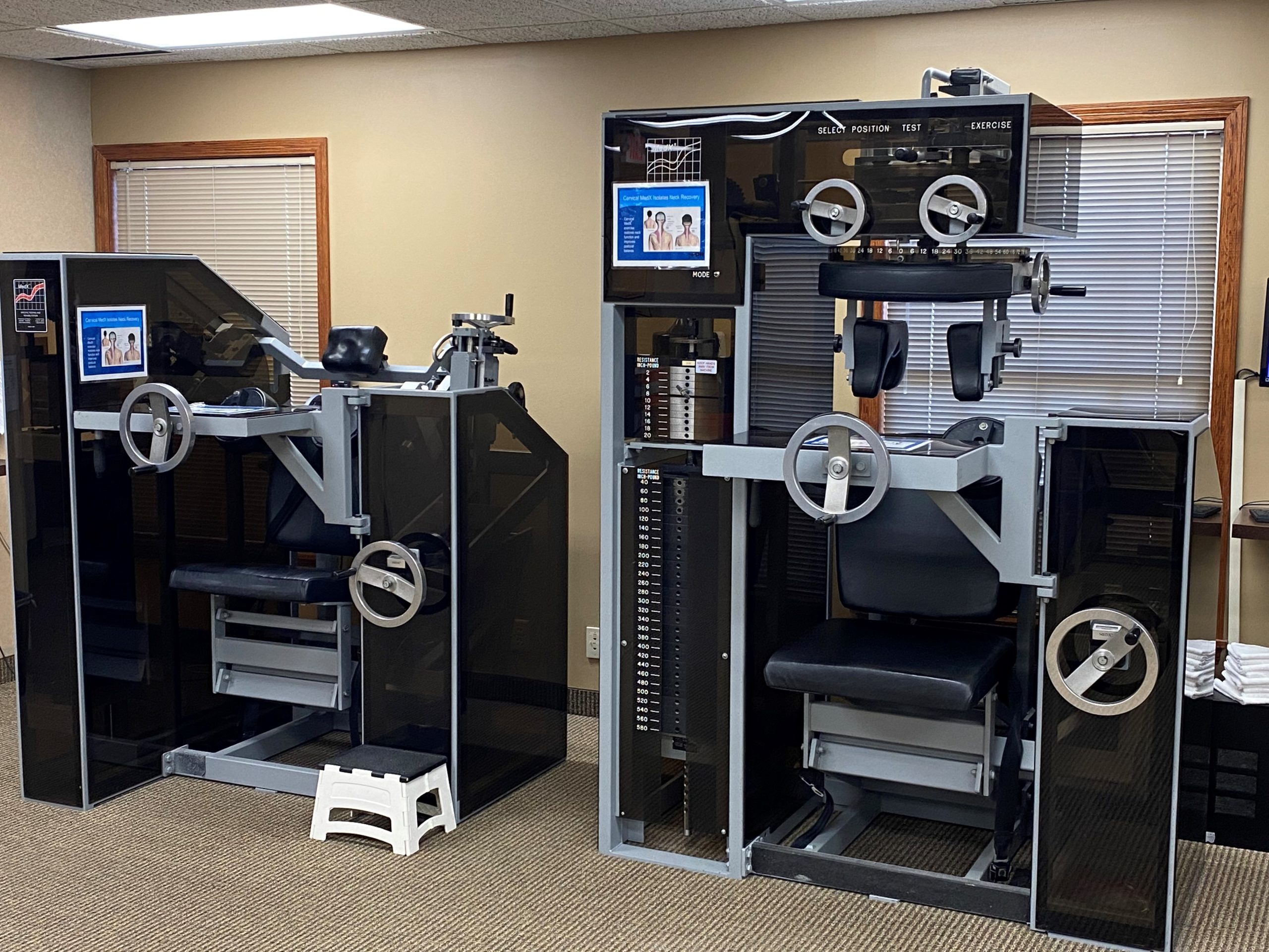 iSpine Clinics Rehab Maplewood therapy suite
